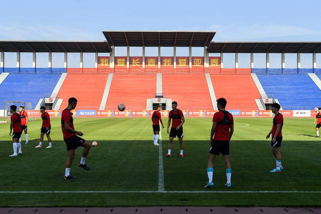 世预赛欧洲区分档：法、西、葡、意、英、德一档