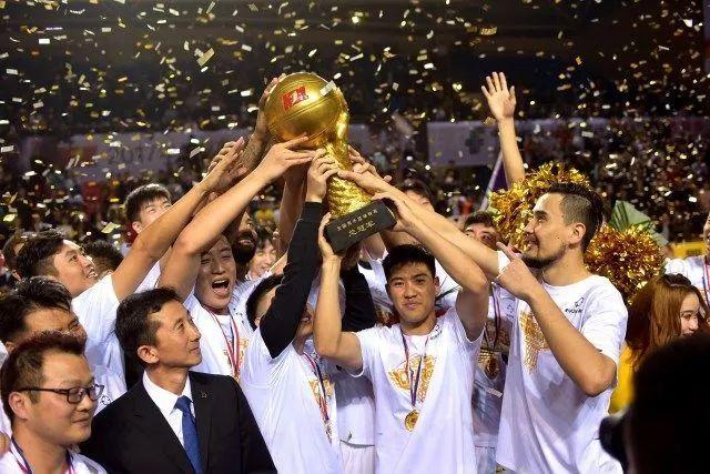 史密斯30分江苏不敌山东10连败 克里斯25+21